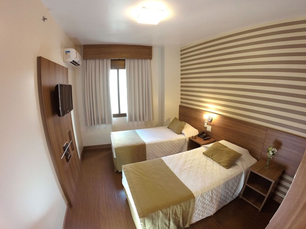 Quarto Twin Standard