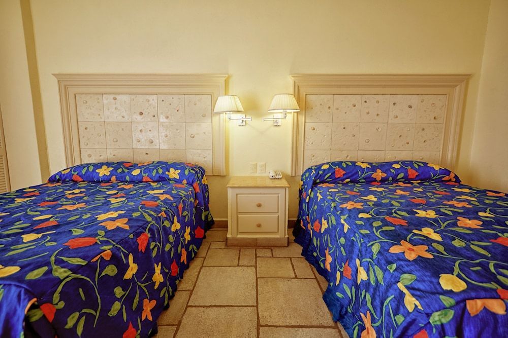Standard Room (Expedia)