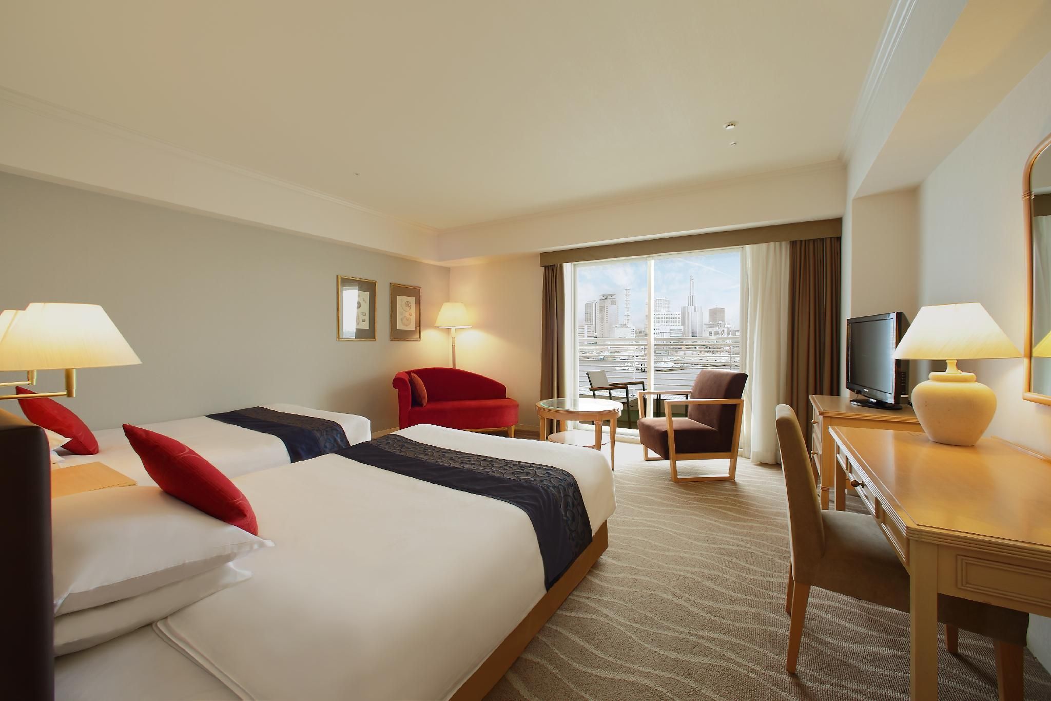 Standard East View Twin Room for 3 People Lounge Access