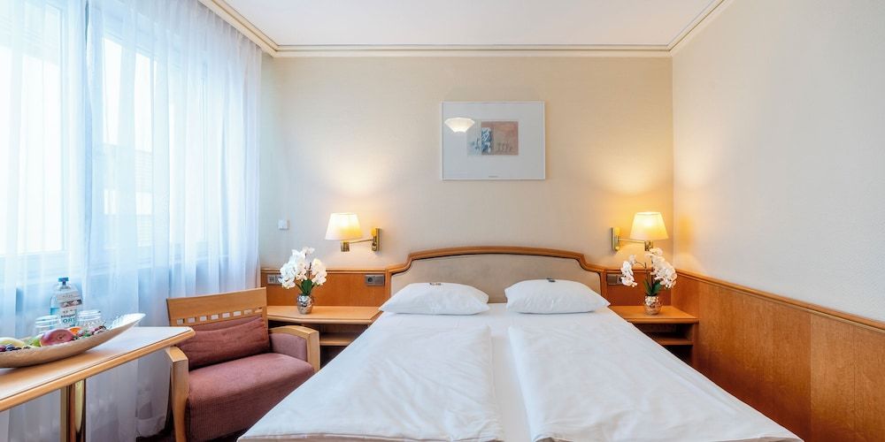 PLAZA INN Rieker Stuttgart Hauptbahnhof Standard Double Room 4