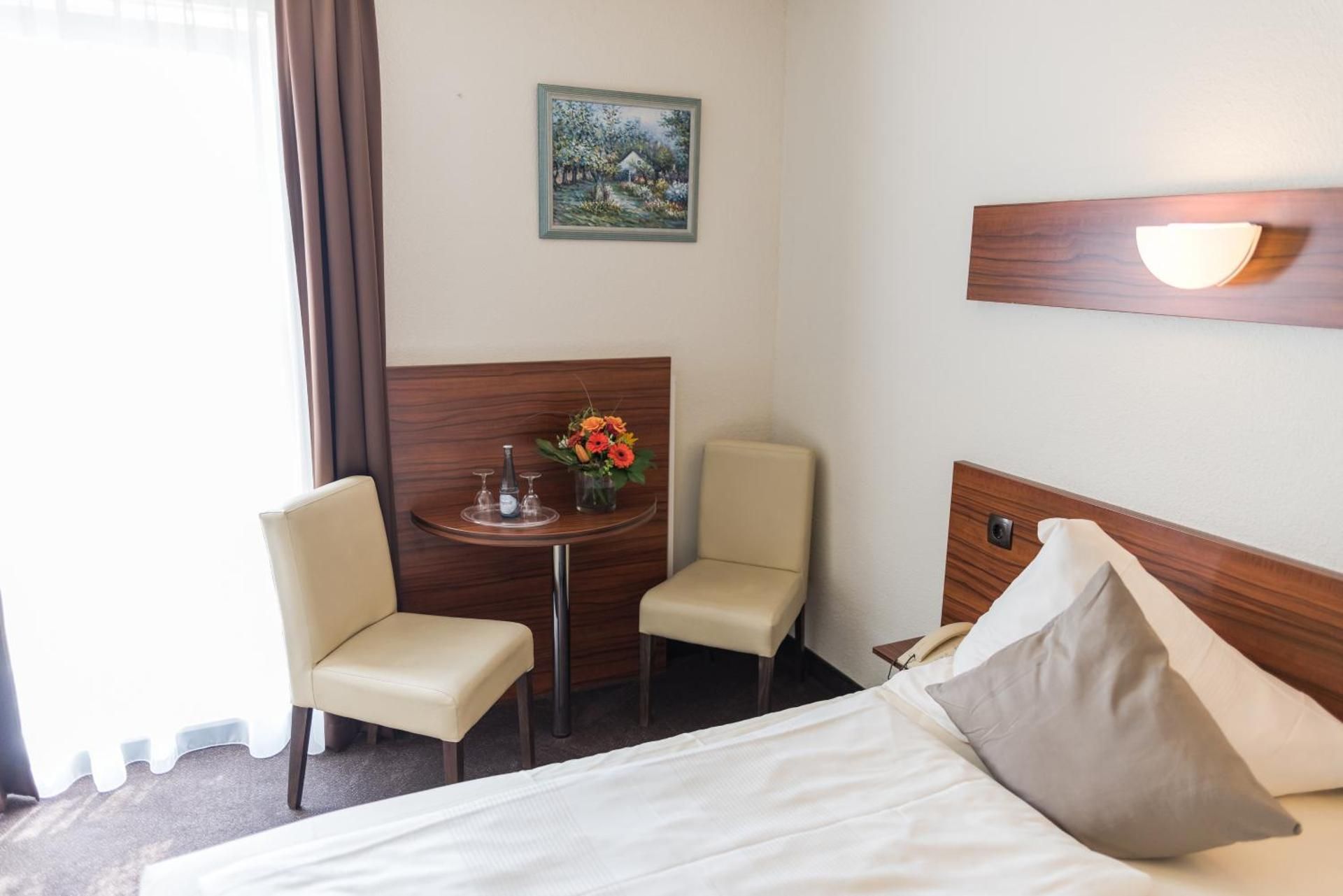 Hotel Am Wall Standard Twin Room 2