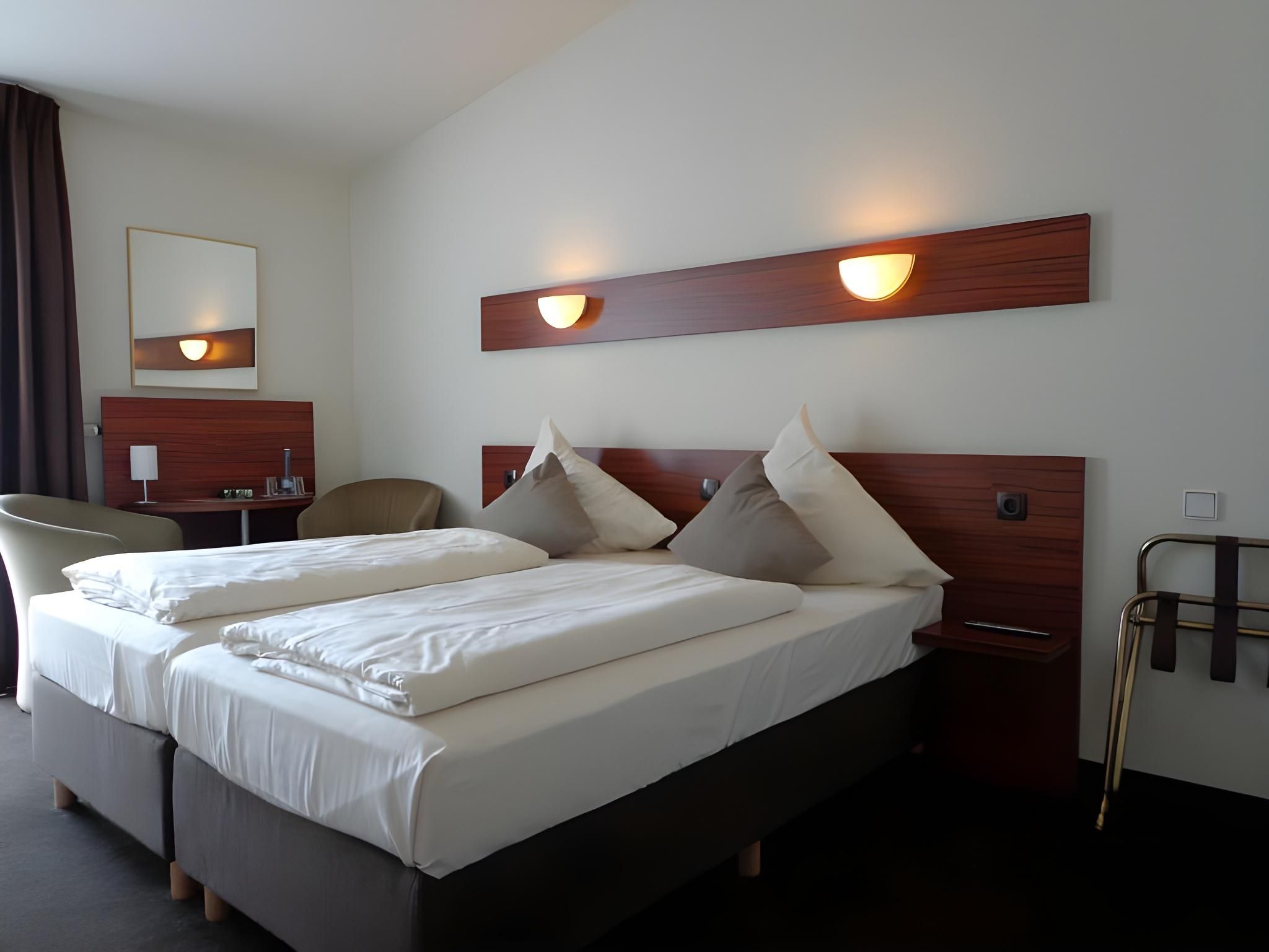 Hotel Am Wall Twin 2 Single Beds