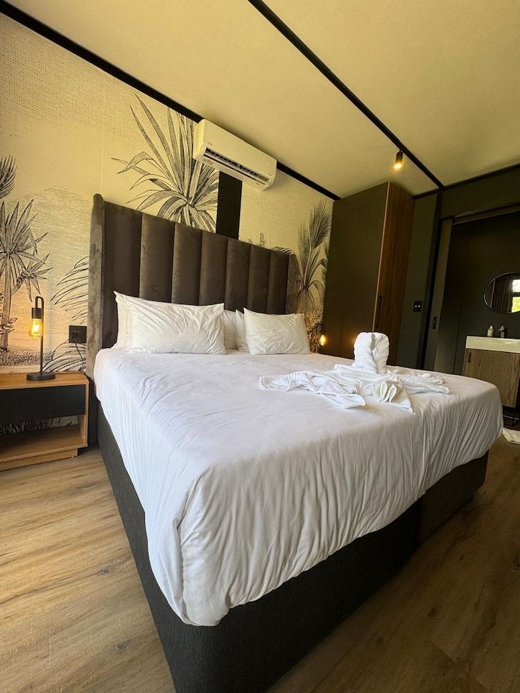 Shangri-La Country Hotel Deluxe Twin Room, 2 Twin Beds 20