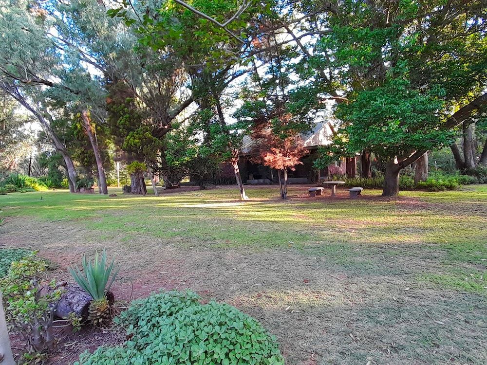 Shangri-La Country Hotel Executive Room, 2 Bedrooms, Connecting Rooms, Garden View 26