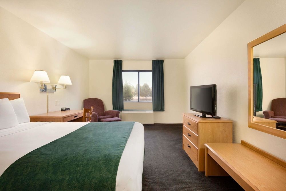 Room, 1 King Bed, Non Smoking