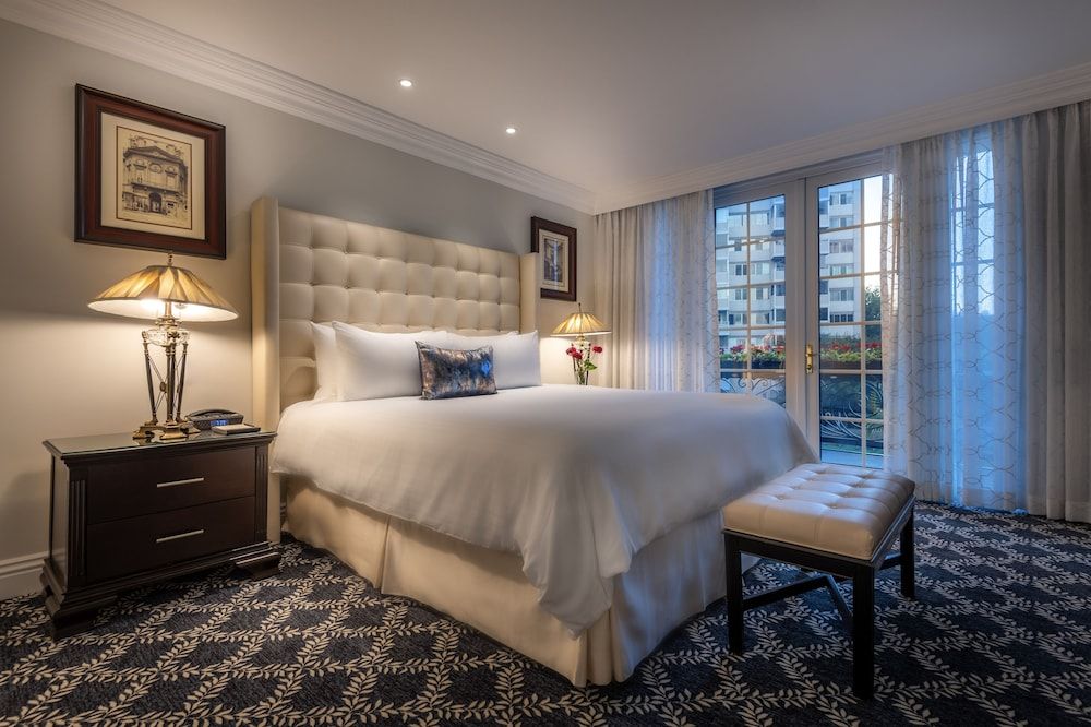 undefined Beverly Hills Plaza Hotel & Spa 4