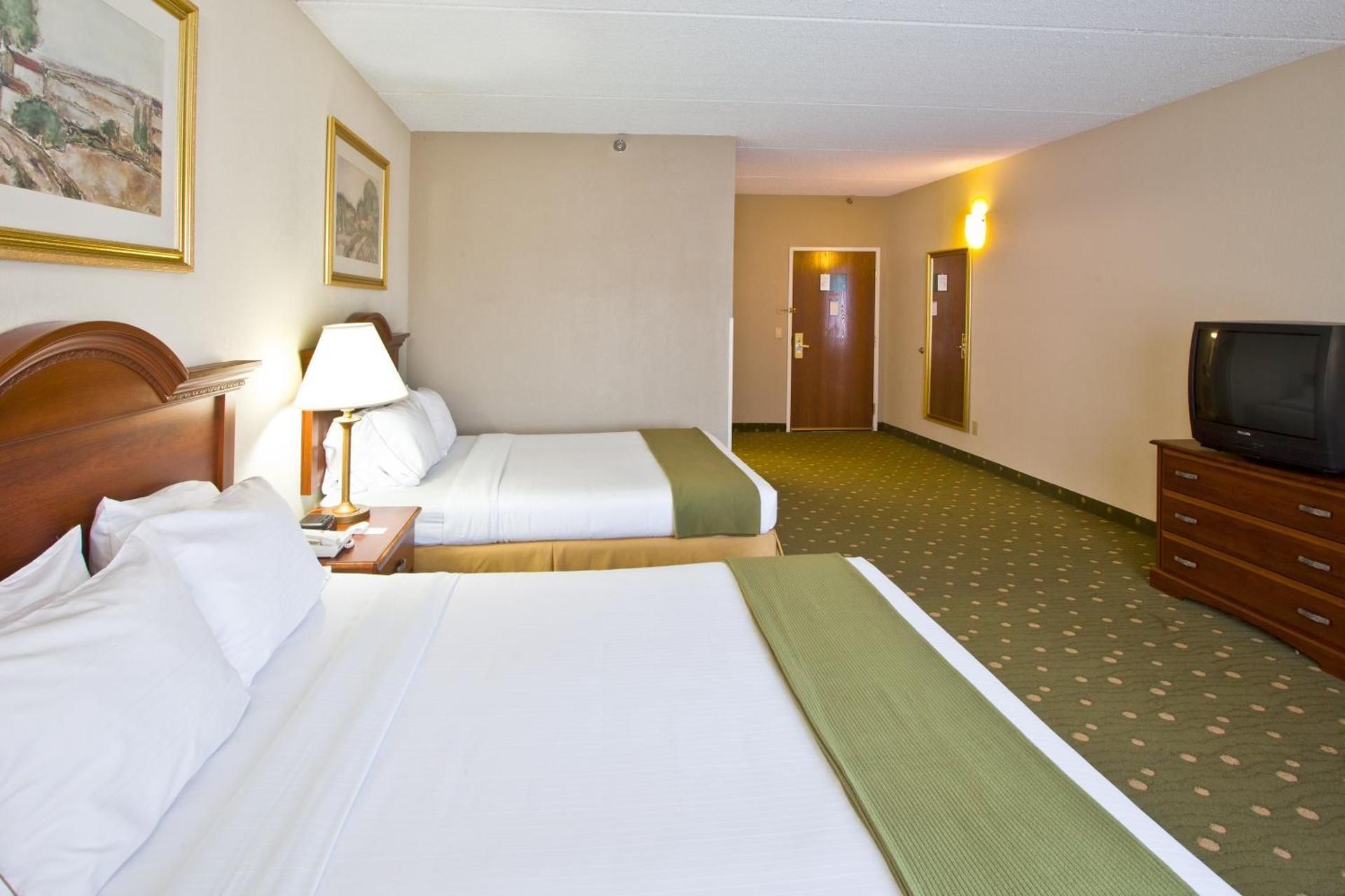 2 Bed Mobility Accessible Tub Non-smoking