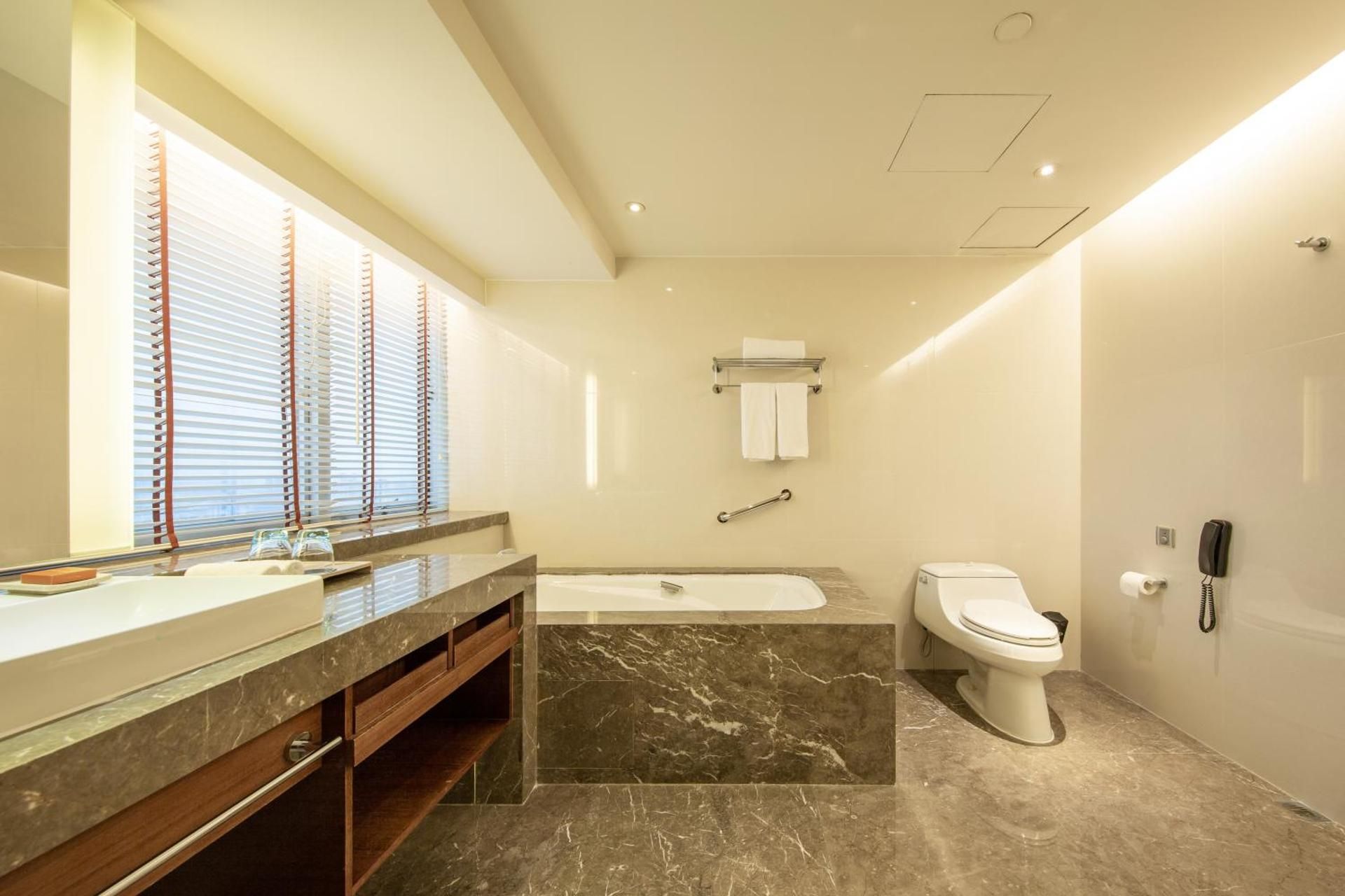 undefined Crowne Plaza Guangzhou City Centre by IHG 10