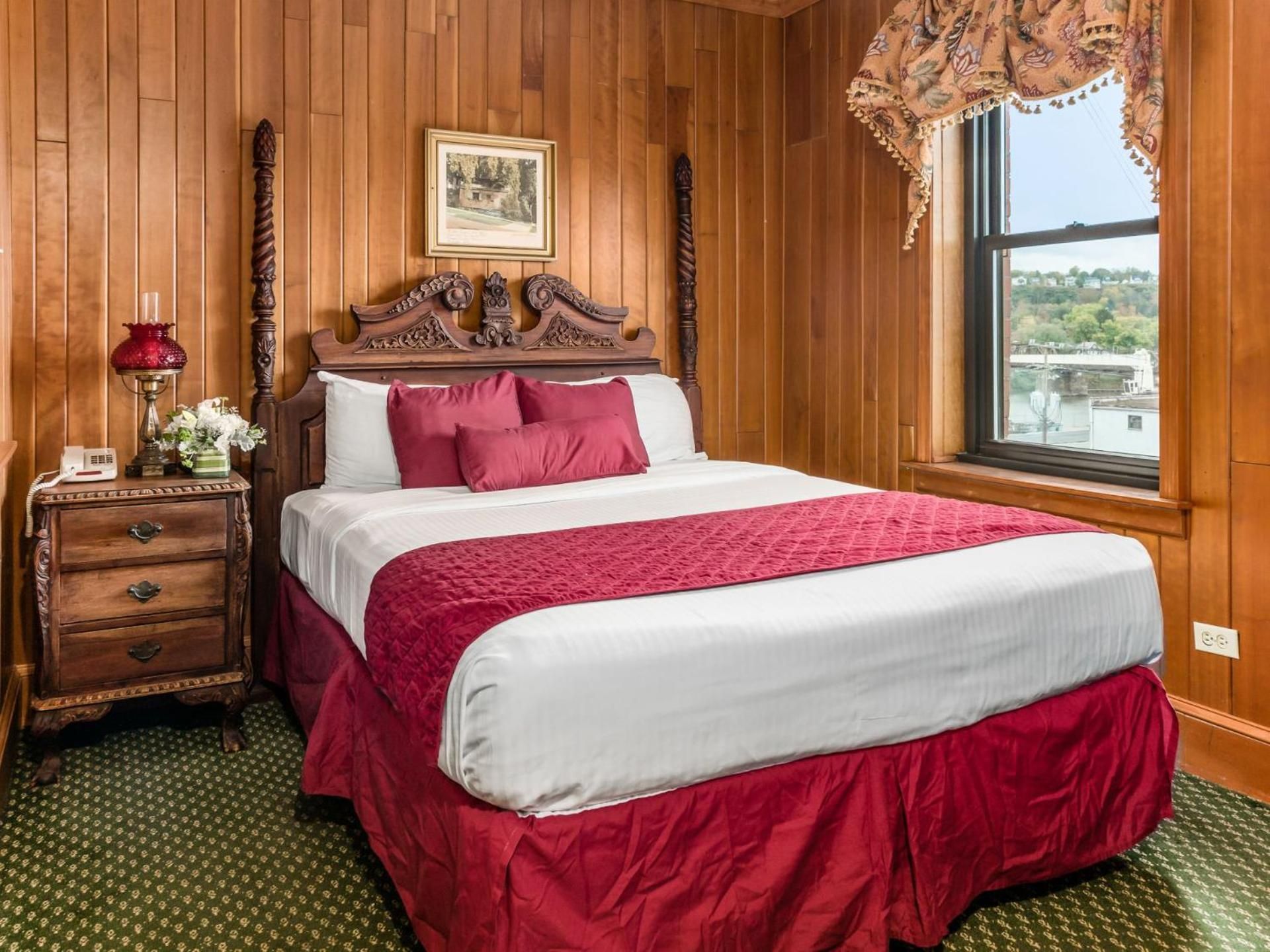 Standard Queen Room