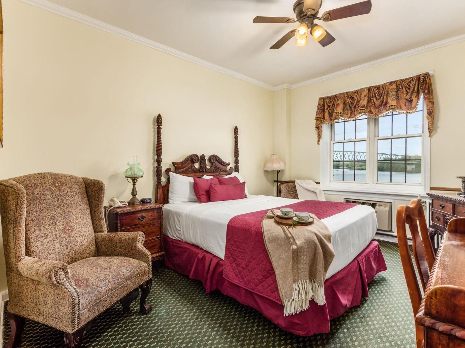 Queen Room with River View