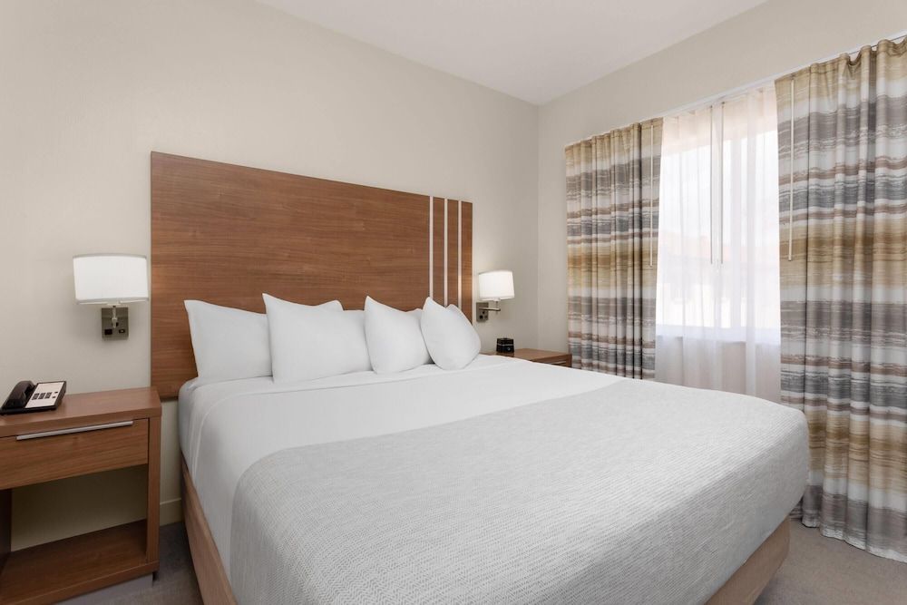 Studio Suite, 1 King Bed, Non Smoking