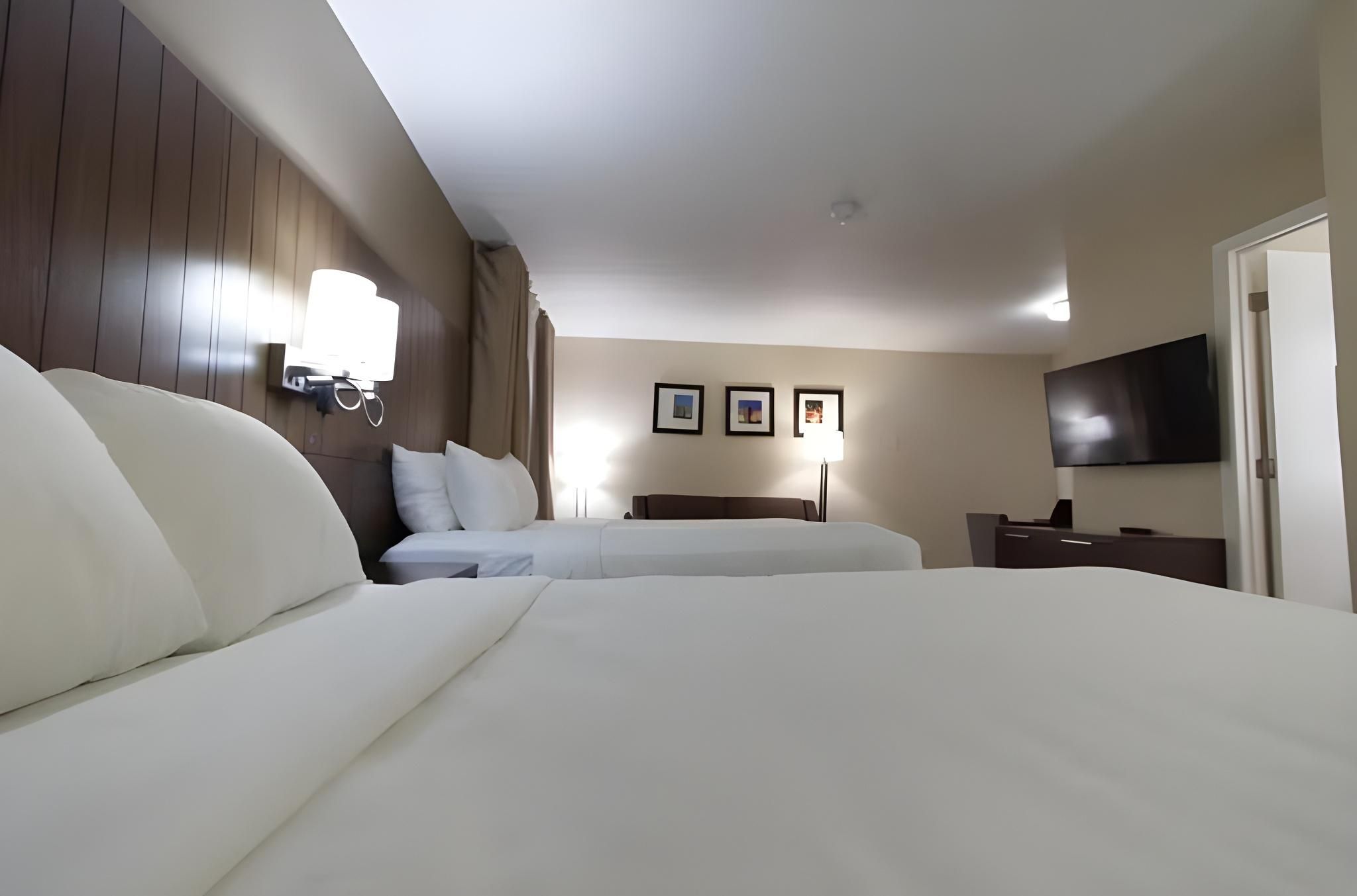 2 Queen Beds, Efficiency, Suite, Nonsmoking