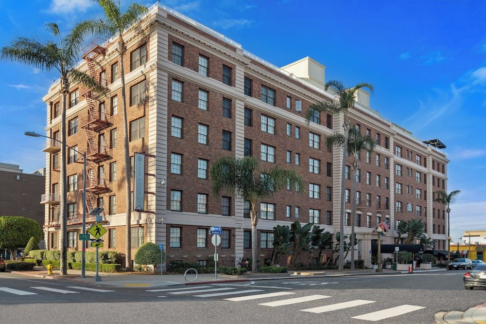 undefined Inn At The Park 10