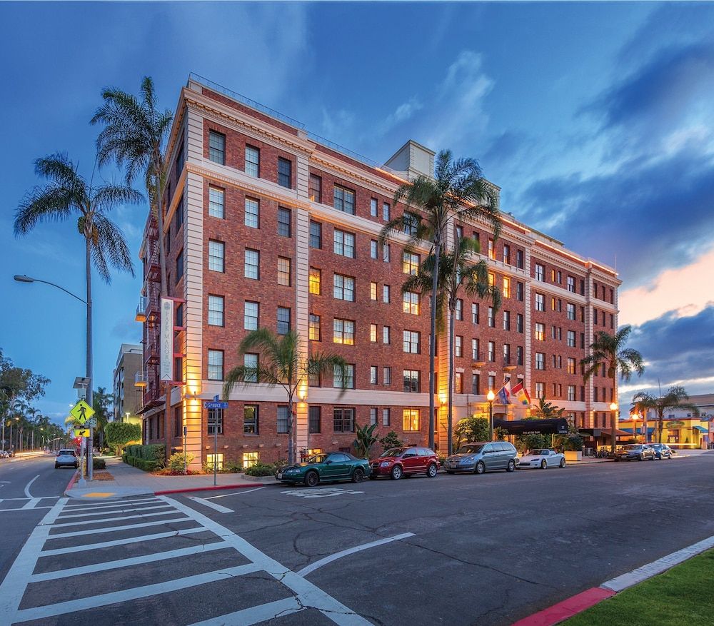 undefined Inn At The Park 7