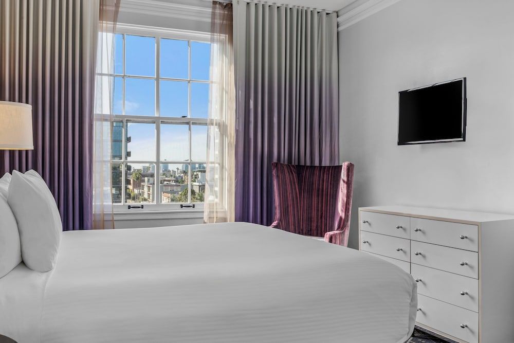 undefined Inn At The Park