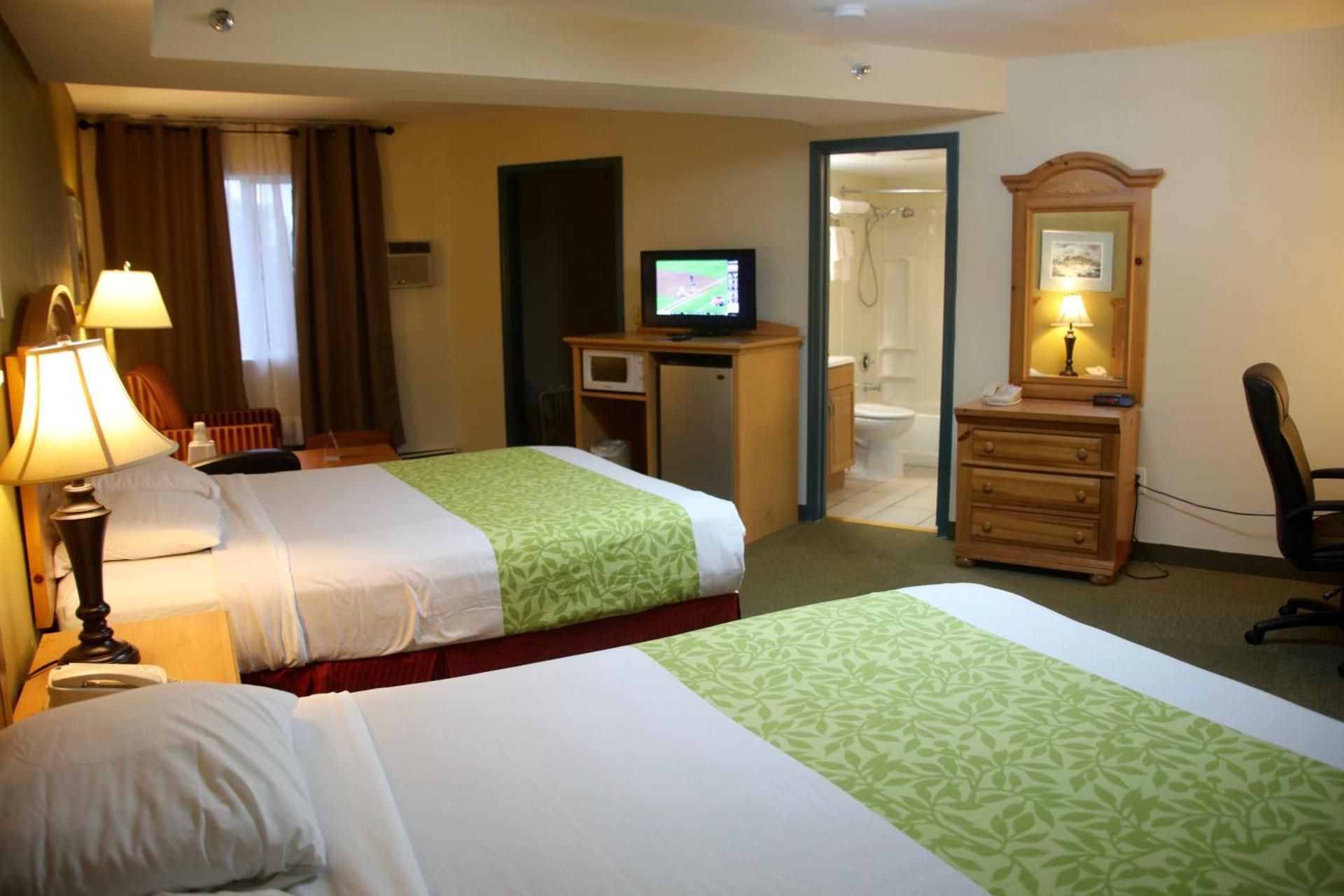 Deluxe Room (2 Adults + 1 Child)