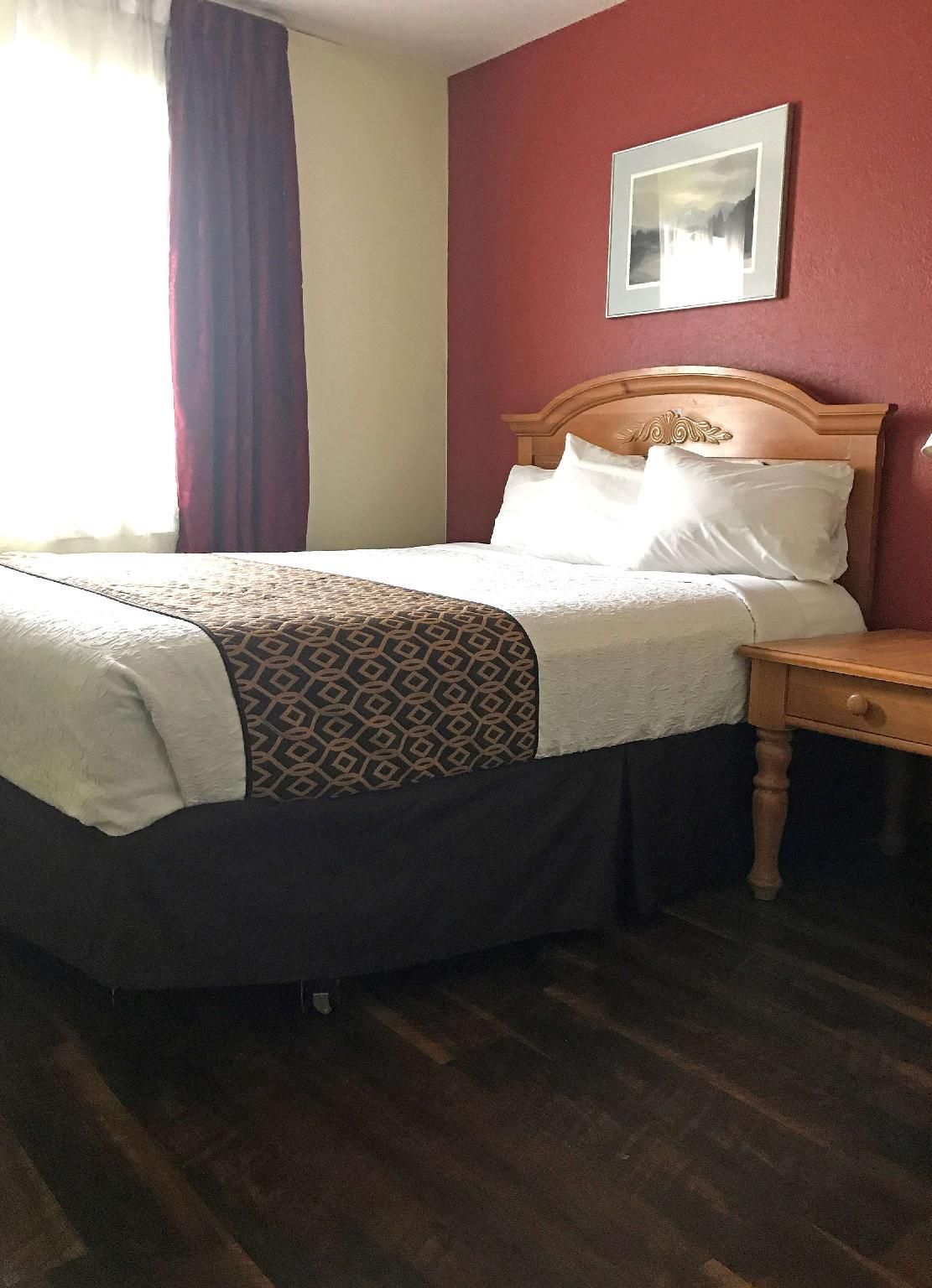 Deluxe Suite Queen Bed