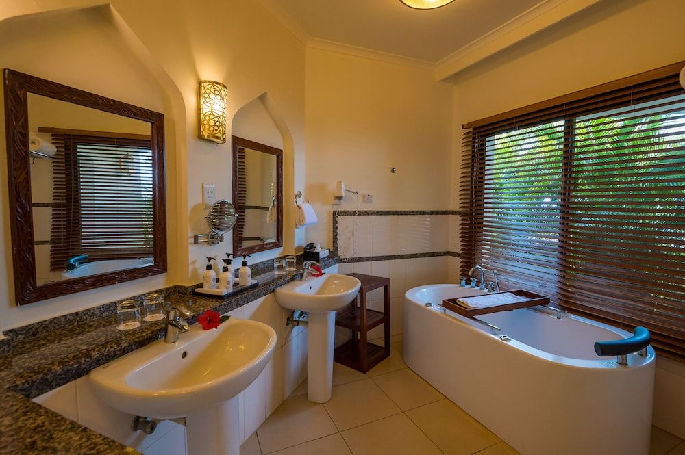 Sea Cliff Resort & Spa Deluxe Room 15