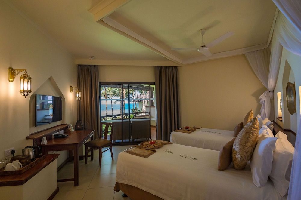 Sea Cliff Resort & Spa Superior Twin Room 4