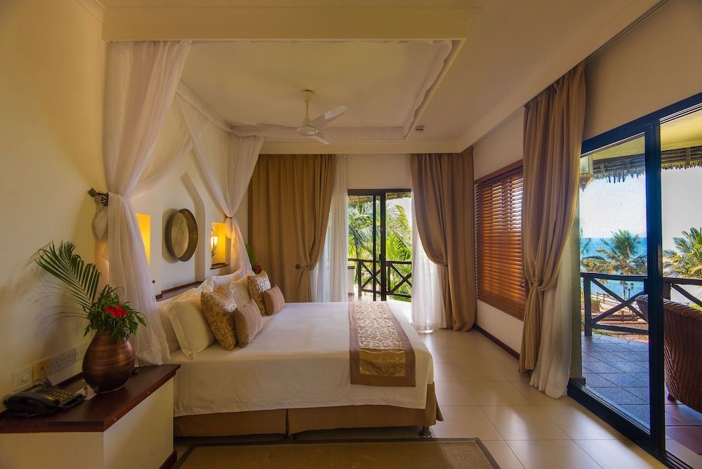 Sea Cliff Resort & Spa Deluxe Room 3