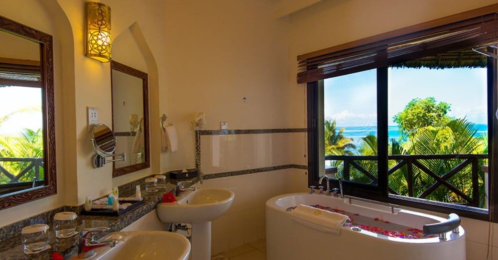 Sea Cliff Resort & Spa Deluxe Room 14