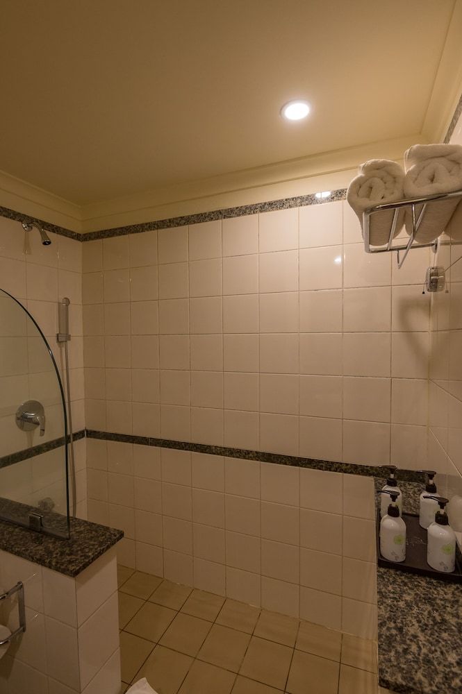 Sea Cliff Resort & Spa Superior Twin Room 9