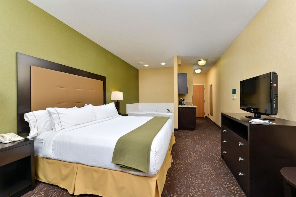 Standard Room, 1 King Bed, Accessible (California King, Communications)