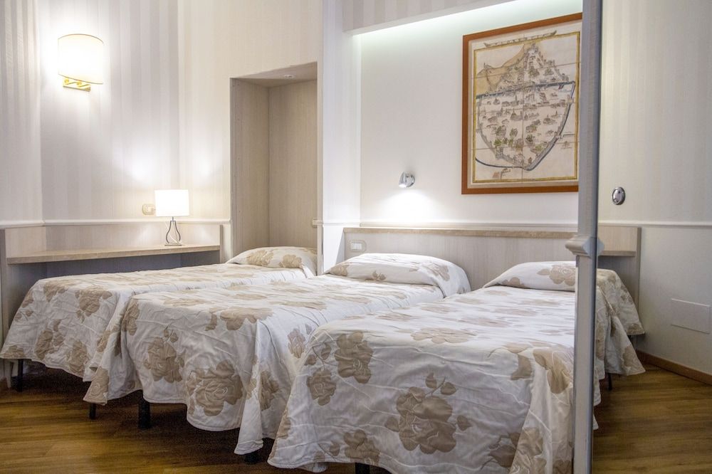 undefined Hotel Flora 6