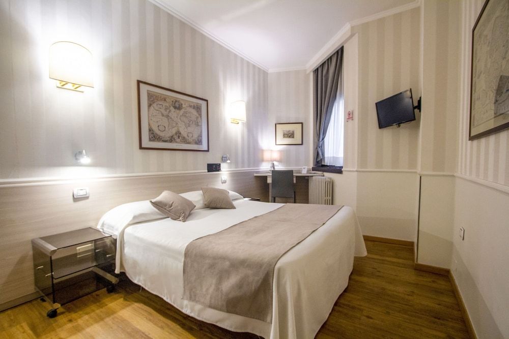 Hotel Flora Standard Double or Twin Room 24