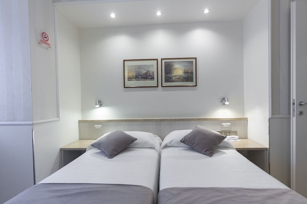 Hotel Flora Standard Double or Twin Room 16