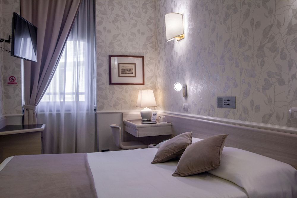 Hotel Flora Standard Double or Twin Room 21