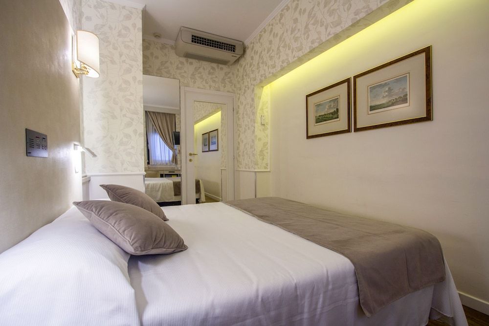 Hotel Flora Standard Double or Twin Room 23