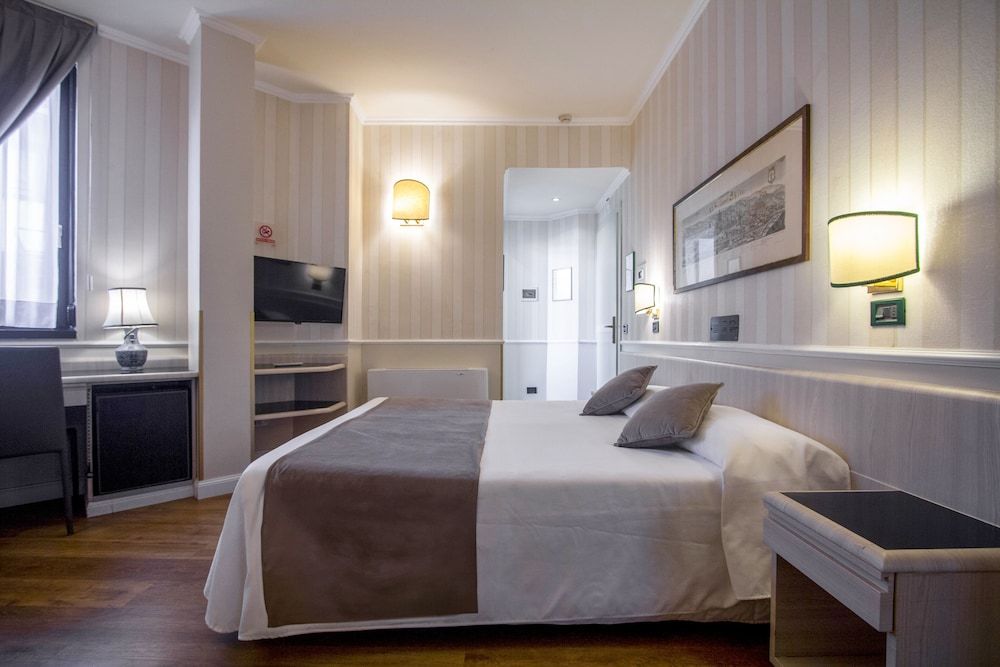 Hotel Flora Standard Double or Twin Room 22