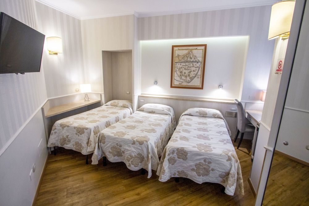 undefined Hotel Flora 5