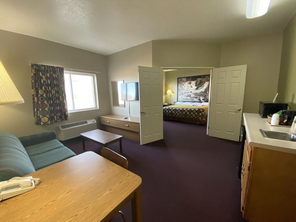 Suite, 1 King Bed