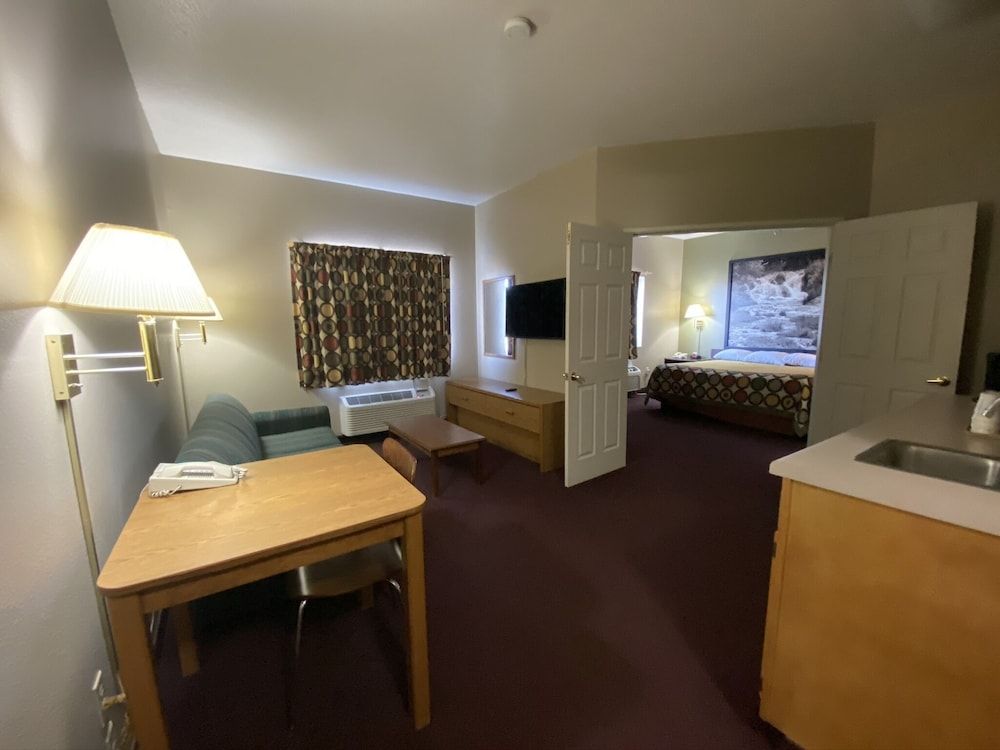 Suite, 1 King Bed