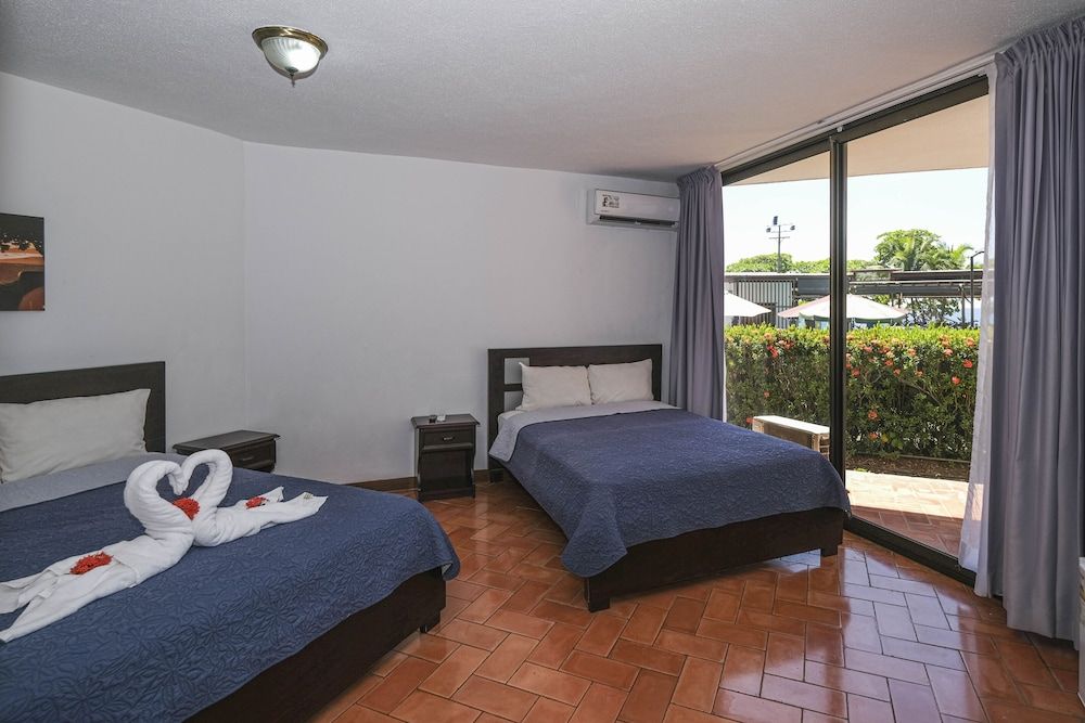 Terraza Del Pacifico Hotel Superior Room, 2 Double Beds, Pool View