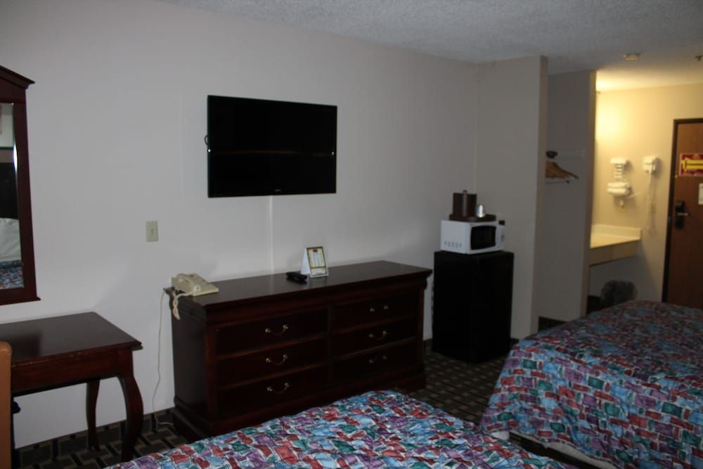 Coratel Inn and Suites Maple Grove 2 Double Beds Non-Smoking 25