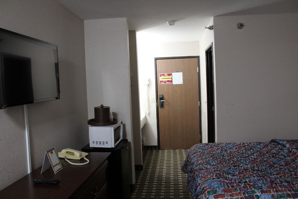 Coratel Inn and Suites Maple Grove 2 Double Beds Non-Smoking 5