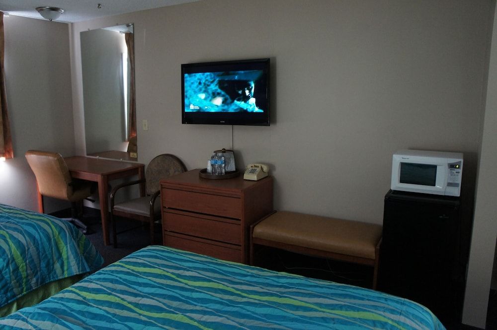 Coratel Inn and Suites Maple Grove 2 Double Beds Non-Smoking 22