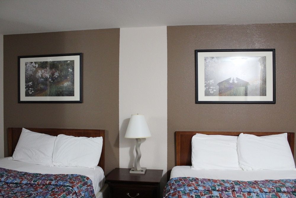 Coratel Inn and Suites Maple Grove 2 Double Beds Non-Smoking 8
