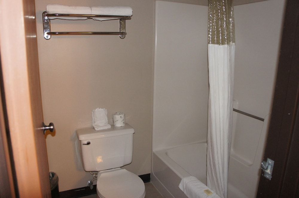 Coratel Inn and Suites Maple Grove 2 Double Beds Non-Smoking 18