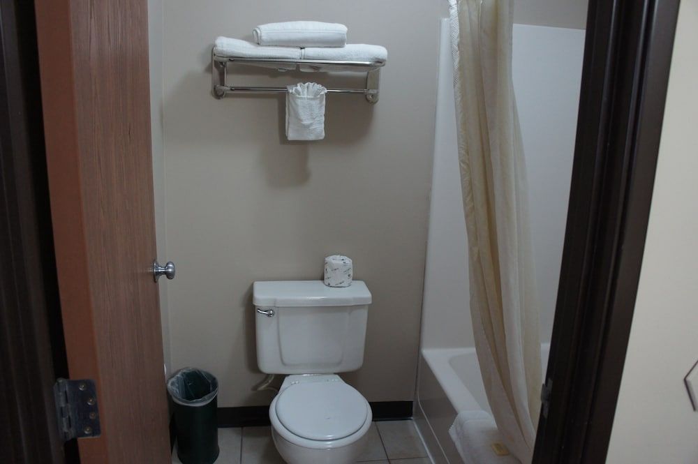 Coratel Inn and Suites Maple Grove 2 Double Beds Non-Smoking 17