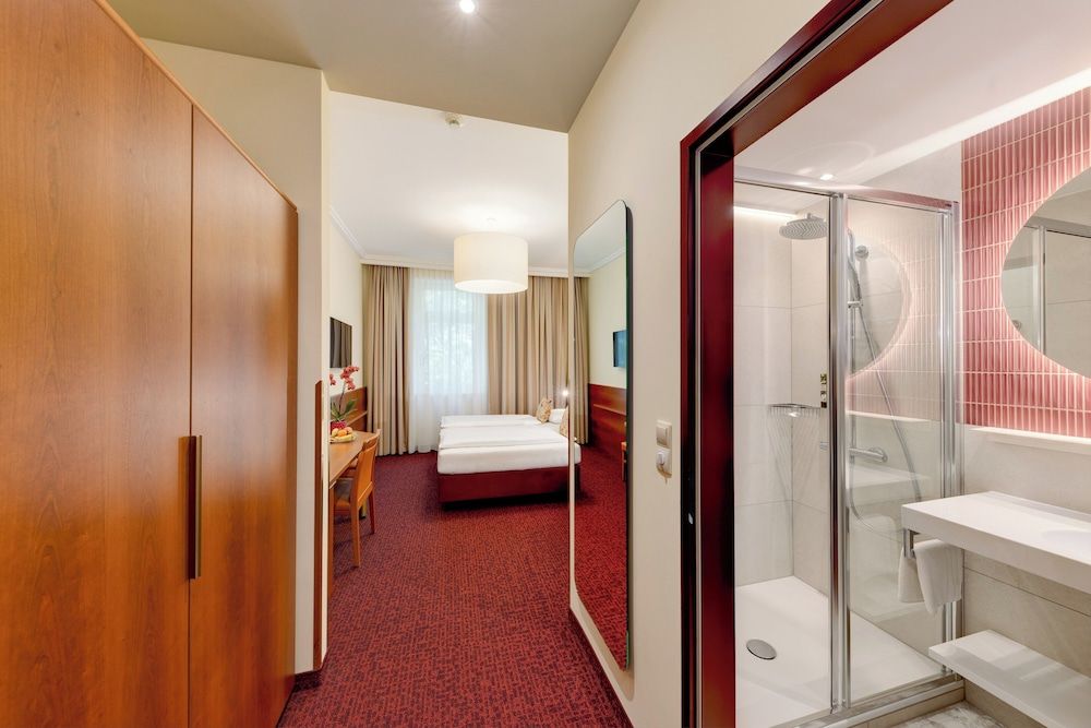 Austria Classic Hotel Wien Standard Double or Twin Room, City View 9