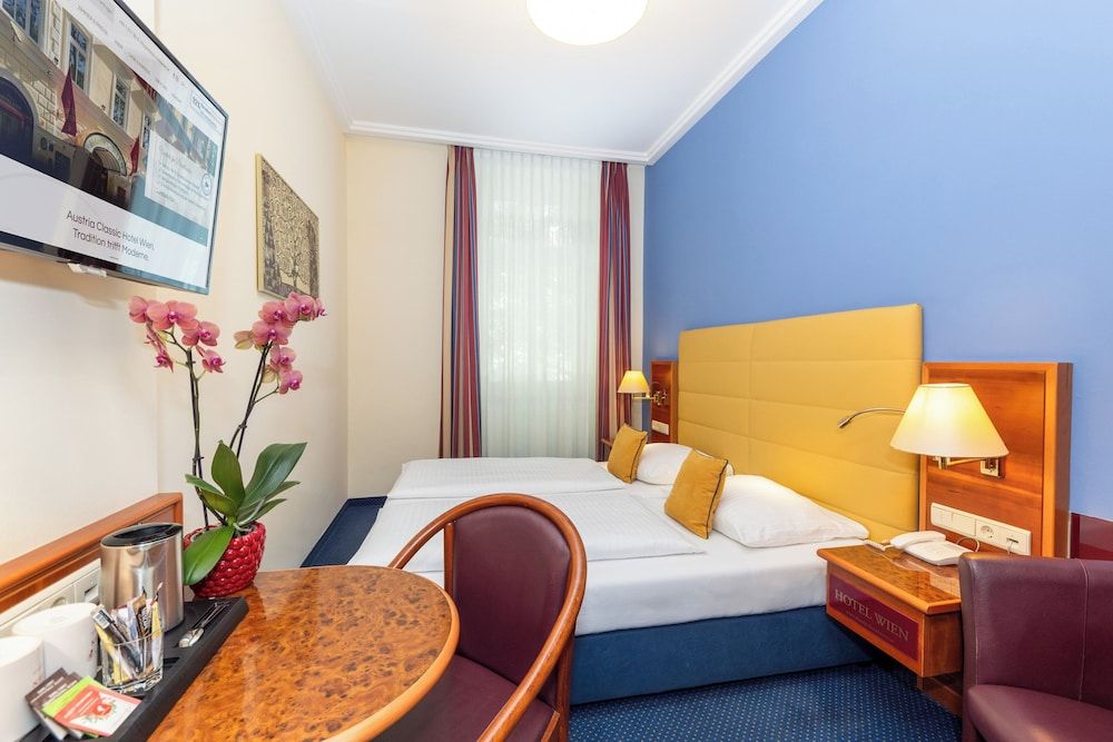 Austria Classic Hotel Wien Standard Double or Twin Room, City View 4