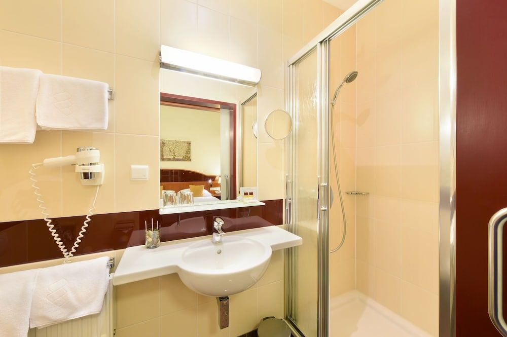 Austria Classic Hotel Wien Standard Double or Twin Room, City View 7