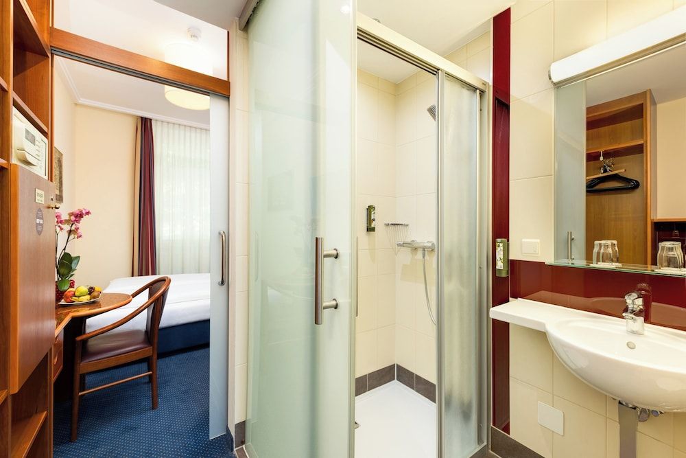 Austria Classic Hotel Wien Standard Double or Twin Room, City View 11