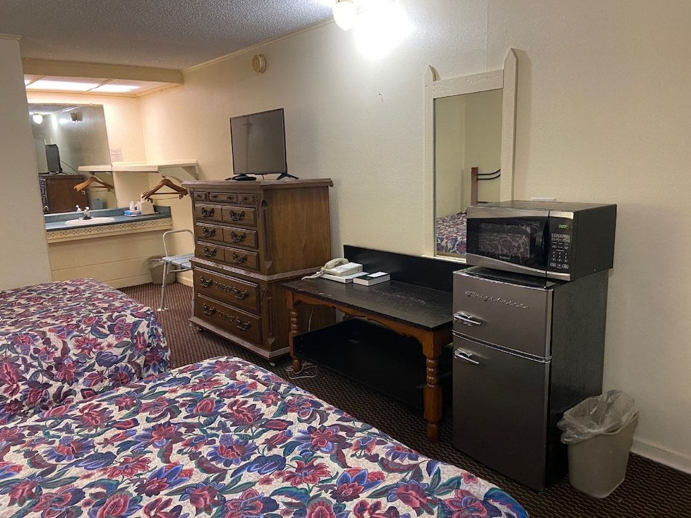Corbin Inn Room, 2 Double Beds, Accessible, Smoking