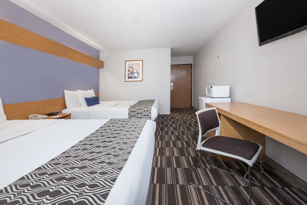 Room, 2 Queen Beds, Microwave