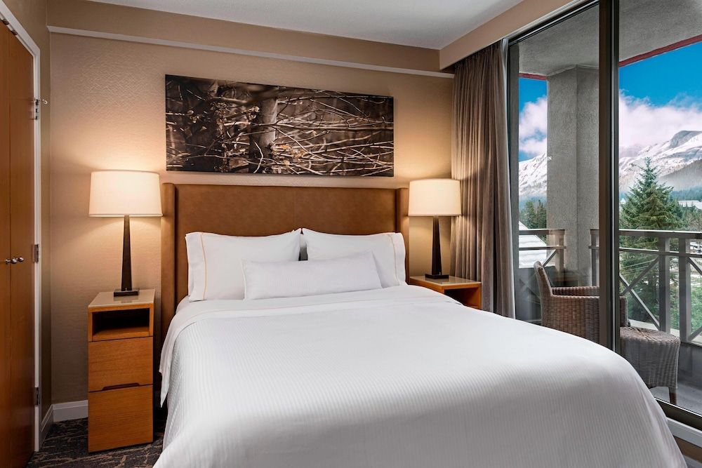 Suite, 1 Bedroom, Fireplace, Mountain View